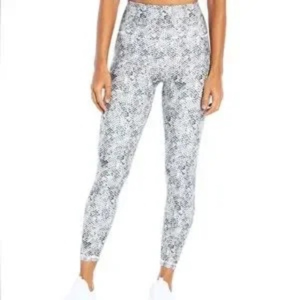 Women's Black and White Patterned Leggings